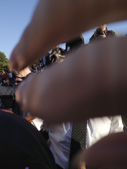 Yeah, it was crowded. Also, those aren't deformed fingers; this is just the same sort of "prepared for a different photo" distortion that many of my kite photos have experienced.